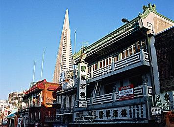 《百英雄传》中文版实机演示 4月23日发售